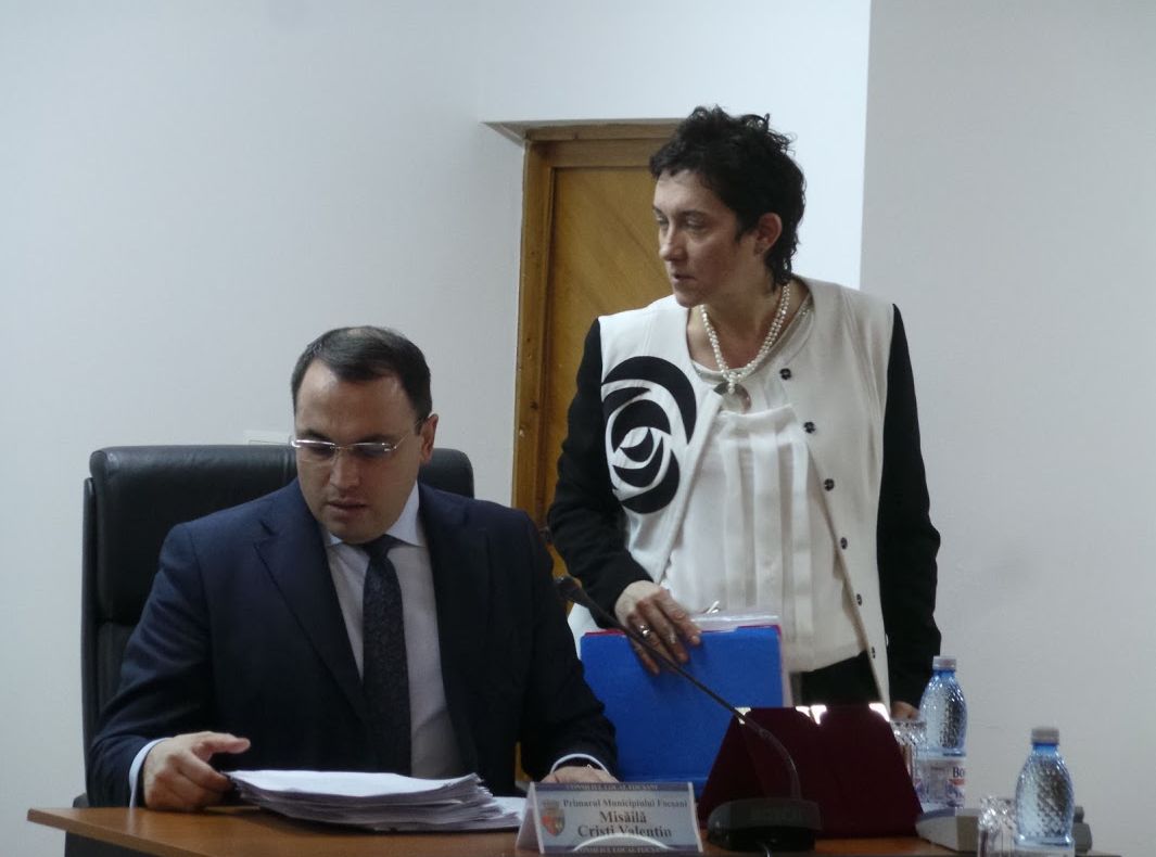 PSD nu-și lasă penalii pe drumuri. Fosta șefă de la Investiții din Primăria Focșani, trimisă în judecată de DNA, post călduț la ENET