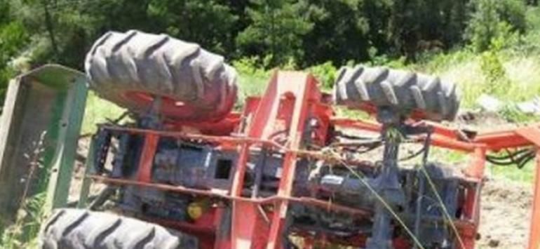 Bărbat rănit grav, după ce a fost prins sub un taf. Poliția a deschis dosar penal