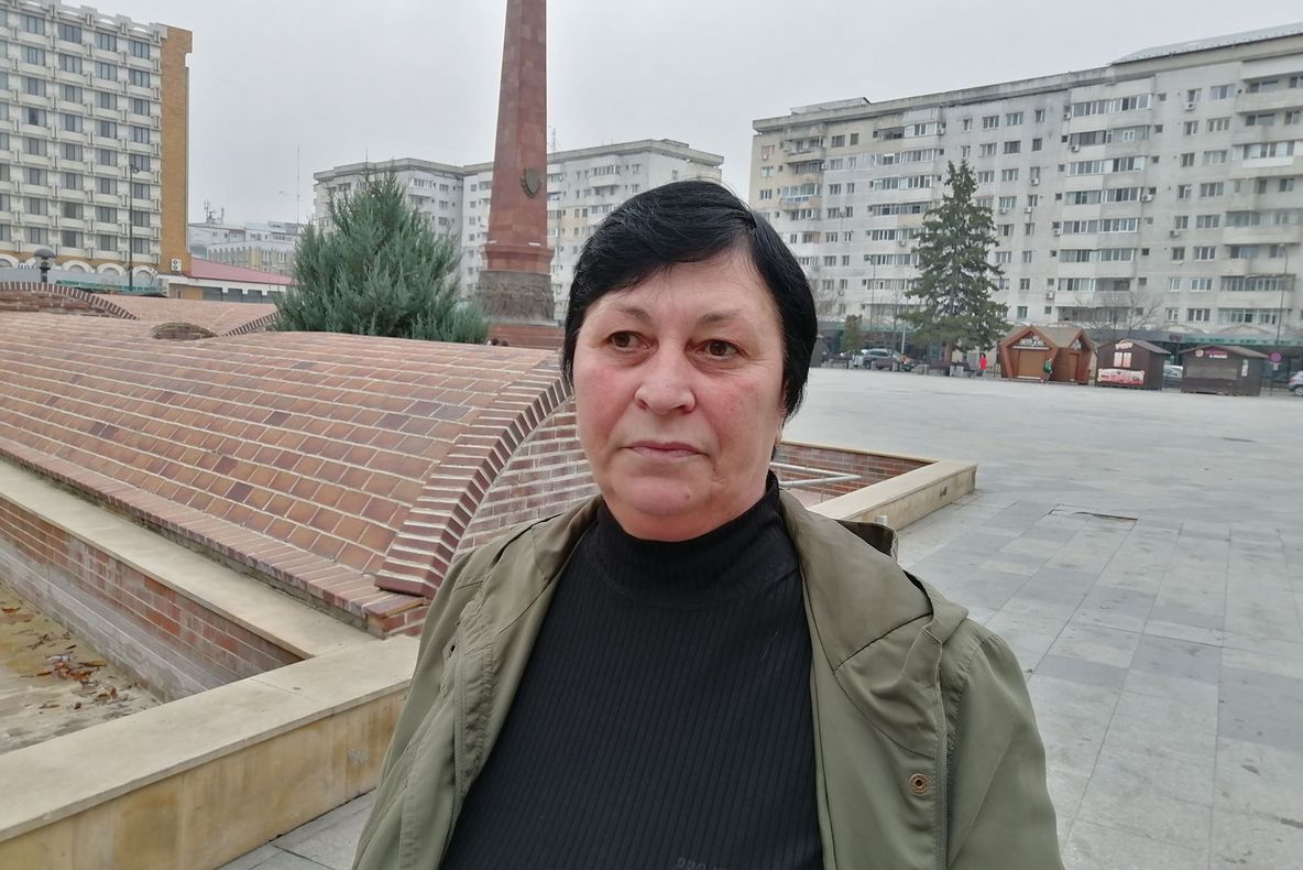 VIDEO: O femeie din Focșani și-a găsit soțul, decedat de șase luni, pe listele de vot