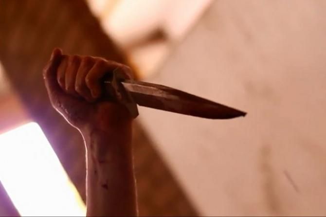 ULTIMA ORĂ: A înjunghiat doi consăteni și a încercat să fugă din țară