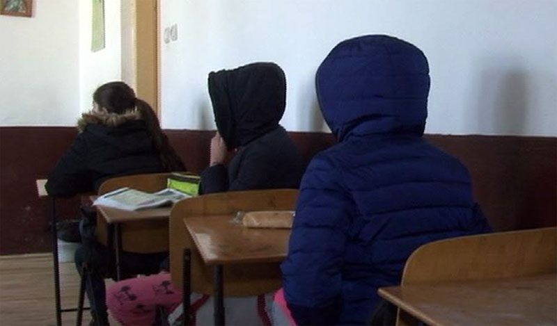 ULTIMA ORĂ Preșcolarii și elevii tremură de frig, în clase, în Focșani