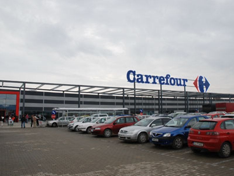 ULTIMA ORĂ Jaf la o casă de amanet din mall-ul din Focșani. Hoții ar fi fugit cu seiful sustras prin tavan