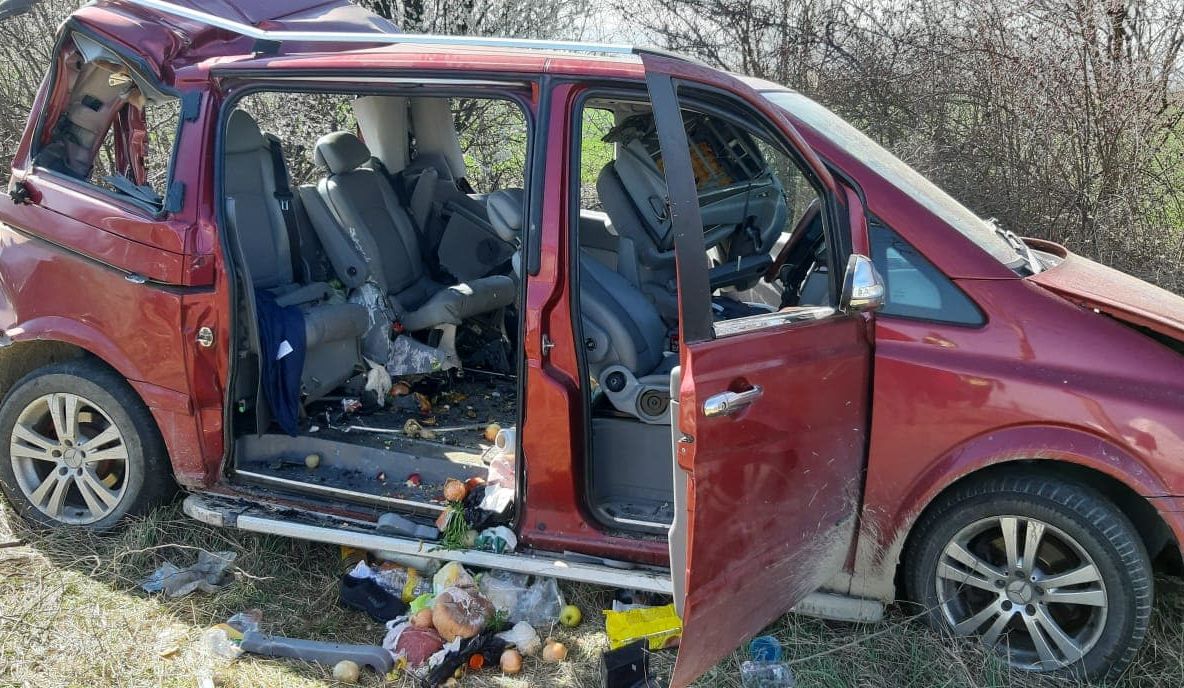 Accident între o vidanjă și un autoturism. O femeie a murit, alte două sunt rănite