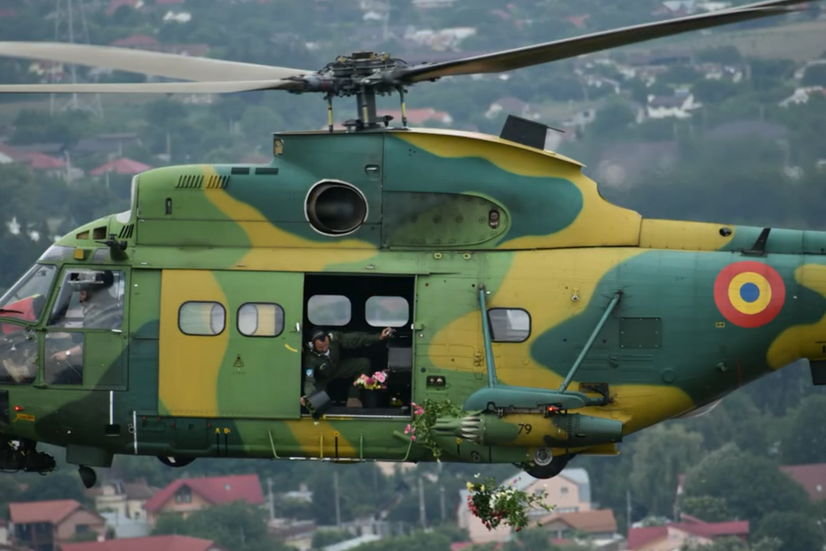 VIDEO Flori din cer pentru luptătorii cu COVID19 din Spitalul Județean Focșani