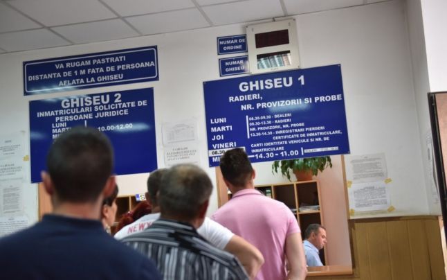 ULTIMA ORĂ Nu vom mai plăti la ghișeu permisele de conducere, certificatele și numerele de înmatriculare și dovezile de circulație provizorie