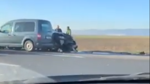 VIDEO Accident cu trei mașini implicate, la Bizighești. Intervine descarcerarea