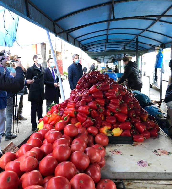 Stimularea cu bani a producătorilor agricoli devine lege. Între 100 și 200 de euro pe tonă - primă de comercializare