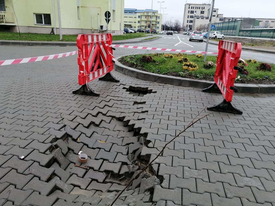 Lucrări de mântuială în cartierul ANL Brăilei din Focșani. Se surpă strada