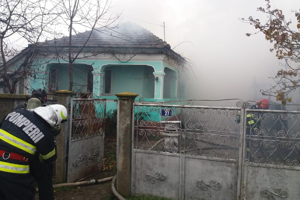 ULTIMA ORĂ Incendiu violent la o casă din comuna Garoafa