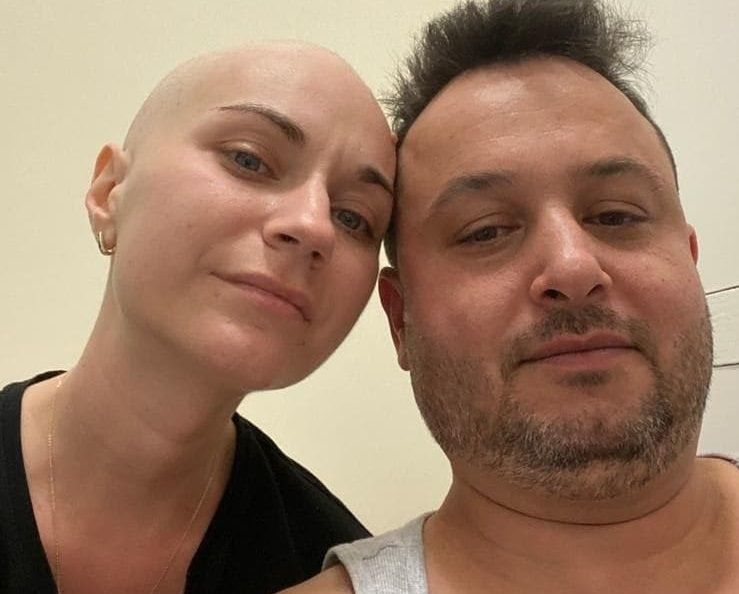 VIDEO Prietenii Andreei, o focșăneancă plecată în străinătate, ne imploră cu lacrimi în ochi să ajutăm!