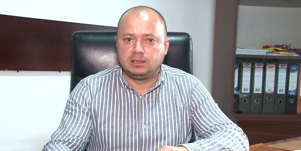 Scandal după scandal la Păulești: primarul a dat petrecere în Primărie și acum are dosar penal