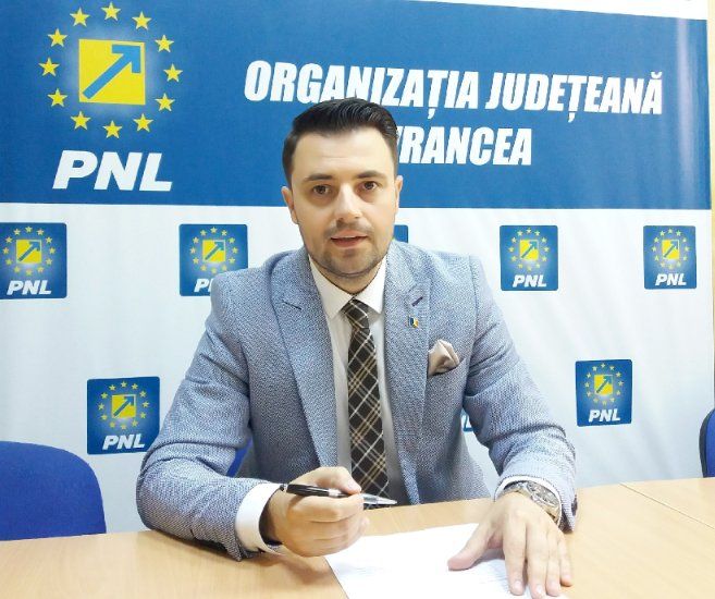 Primarul comunei vrâncene Soveja, amenințat de un colonel STS