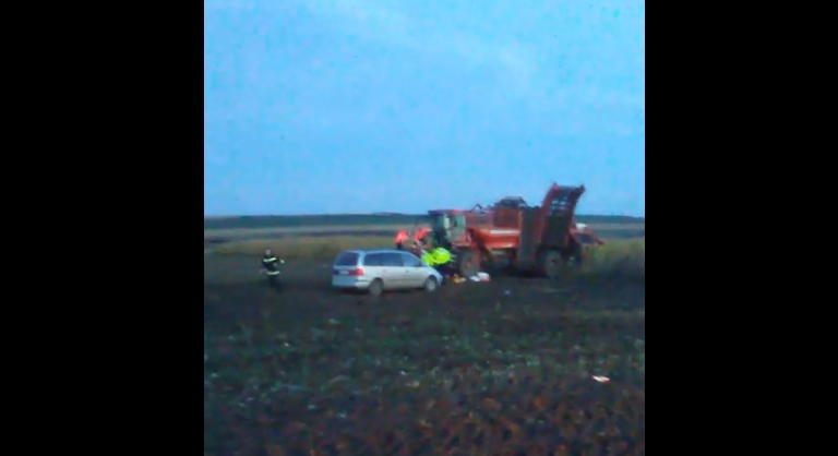 ULTIMA ORĂ Bărbat din Cîmpineanca mort după ce a căzut o balotieră pe el