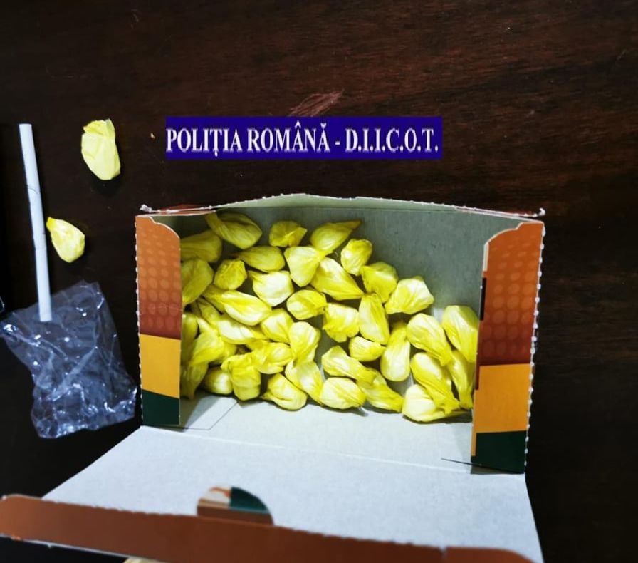 Trei bărbați reținuți pentru trafic de droguri de mare risc