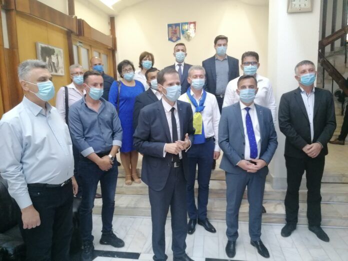 S-a rupt lanțul de iubire - USR-PLUS se separă de PNL în Consiliul Județean Vrancea