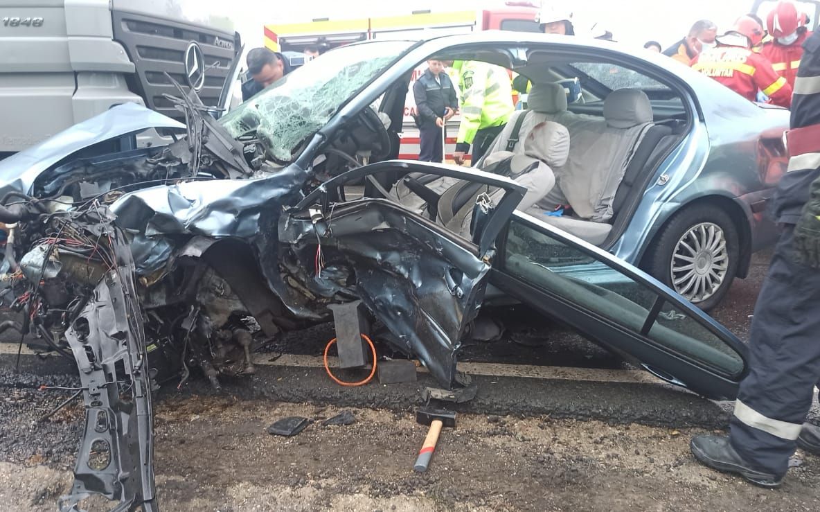 ULTIMA ORĂ Imagini de la accidentul de pe "Drumul morții" de la Dumbrăveni