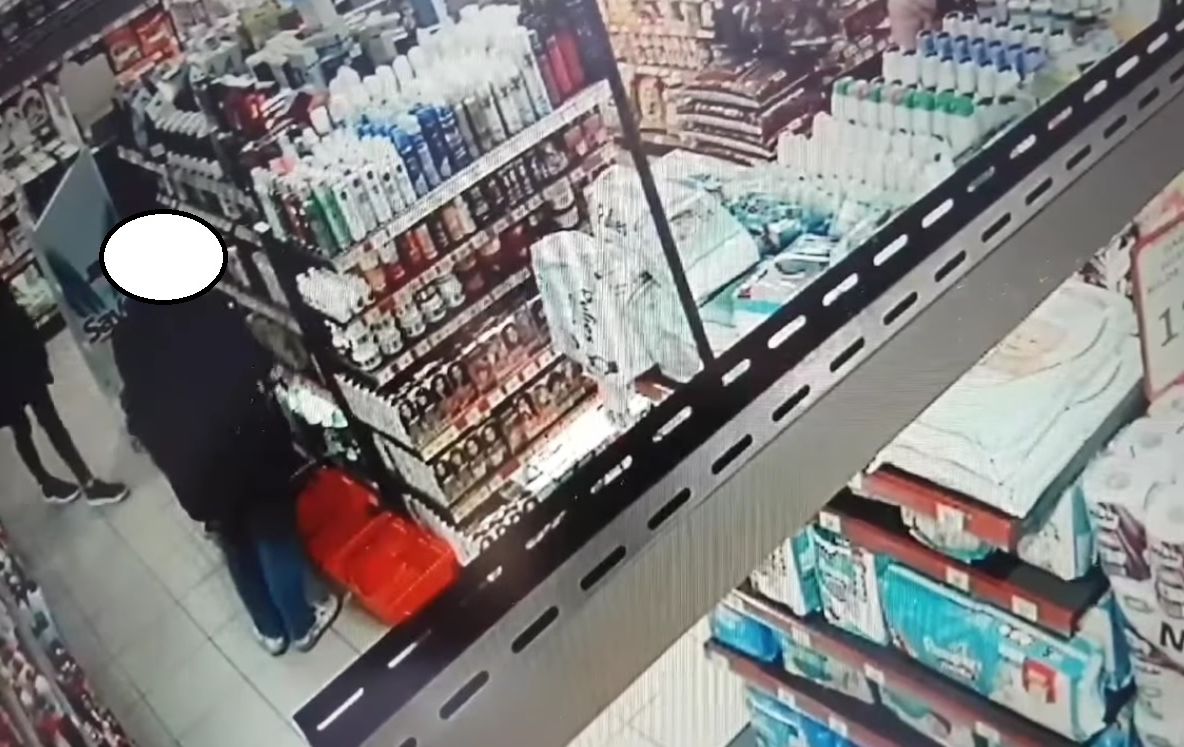 VIDEO Mai multe femei au fost surprinse când furau dintr-un supermarket din Focșani