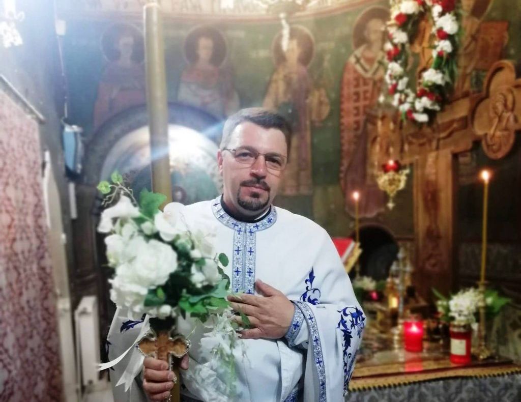 Apel la vaccinare din partea unui preot vrâncean. Parohul redă o dramă provocată de COVID 19 unei familii apropiate