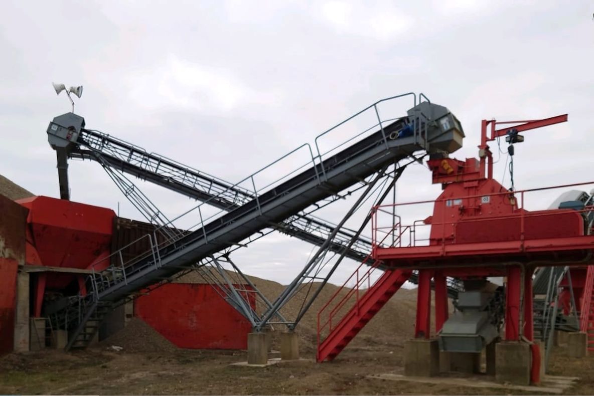 Balastieră de lângă Adjud - închisă de Garda de Mediu. Patronii au fost amendați cu 160 de mii de lei