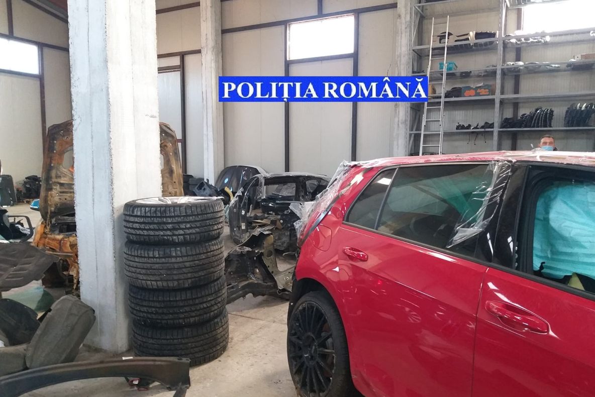 ULTIMA ORĂ - PERCHEZIȚII LA FIRME DE DEZMEMBRĂRI AUTO DIN FOCȘANI ȘI GOLEȘTI