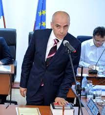 Consilierul focșănean Emi Gongu, amendat de CNCD pentru că le-a spus viceprimărițelor că nu au copii