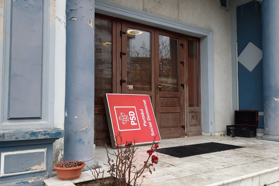 ULTIMA ORĂ PSD Vrancea părăsește sediul din Republicii, după mai bine de 20 de ani