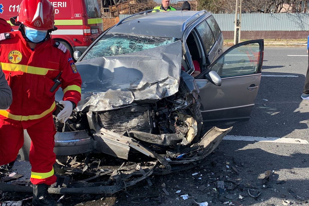 ULTIMA ORĂ Accident cu 3 autoturisme pe "Drumul morții" - E85, zona Haret