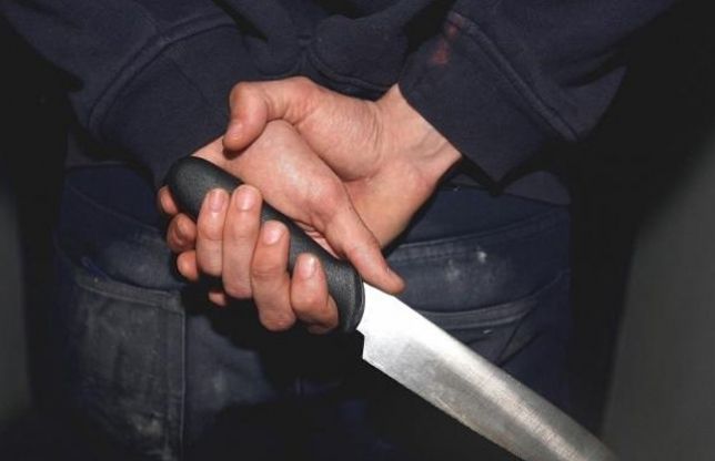 Barbugii și cuțitari, reținuți de polițiști în barul din clădirea primarului din Dumitrești