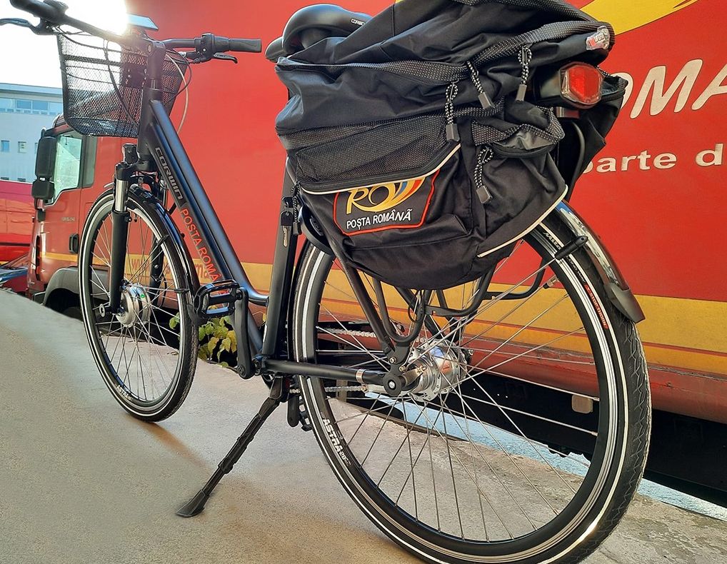 Poștașii vor primi biciclete electrice / câte va cumpăra Poșta Română