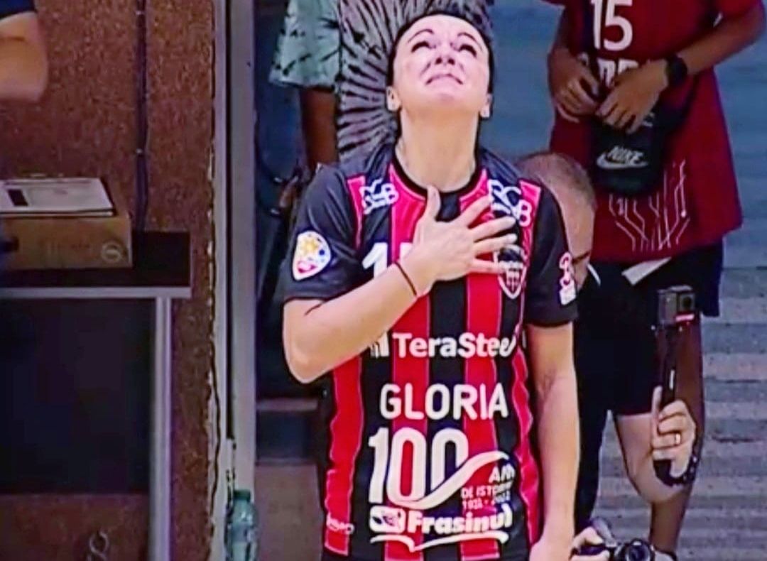 Ceremonie emoționantă la retragerea din activitate a handbalistei Valentina ”Alice” Ardean-Elisei