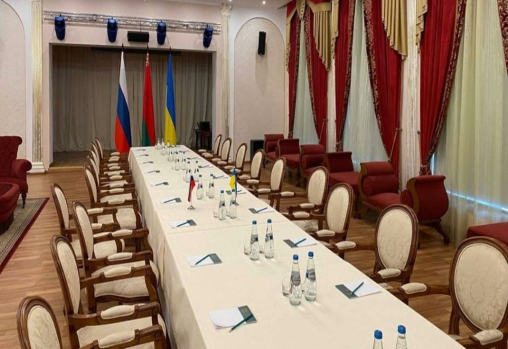 Negocierile de pace din Ucraina. Miron Mitrea: Zelenski, cât e el de actor, nu poate să semneze un asemenea document fără să se sinucidă politic