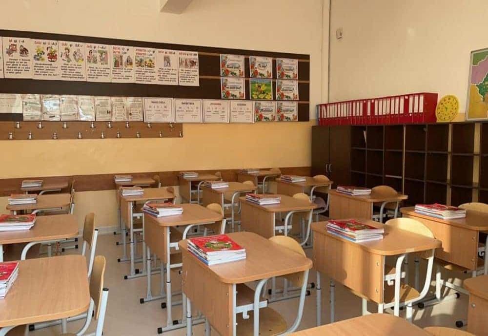 ELEVI TRIMIȘI SĂ FACĂ ORE ONLINE DIN CAUZA FRIGULUI DIN CLASE