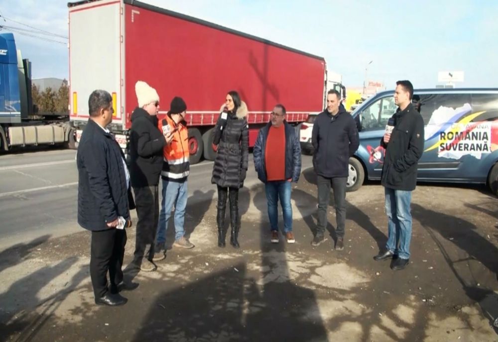 Caravana România Suverană, solidară cu fermierii din stradă. Alexandra Păcuraru, alături de românii umiliți - VIDEO