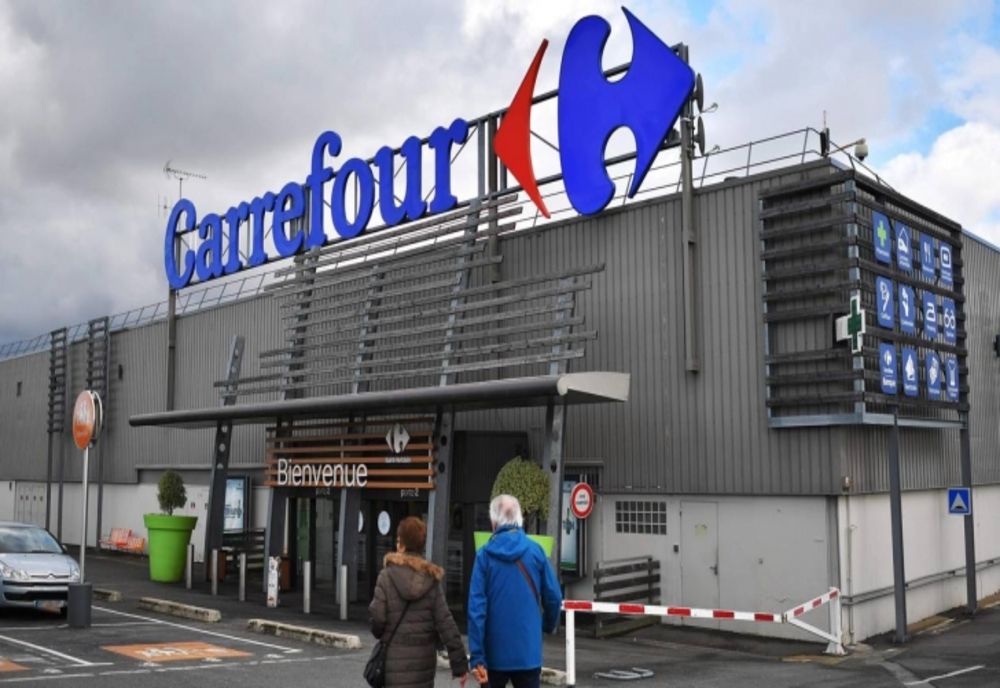 Carrefour ia în calcul vânzarea operațiunilor din Polonia, după mai multe retrageri din Europa