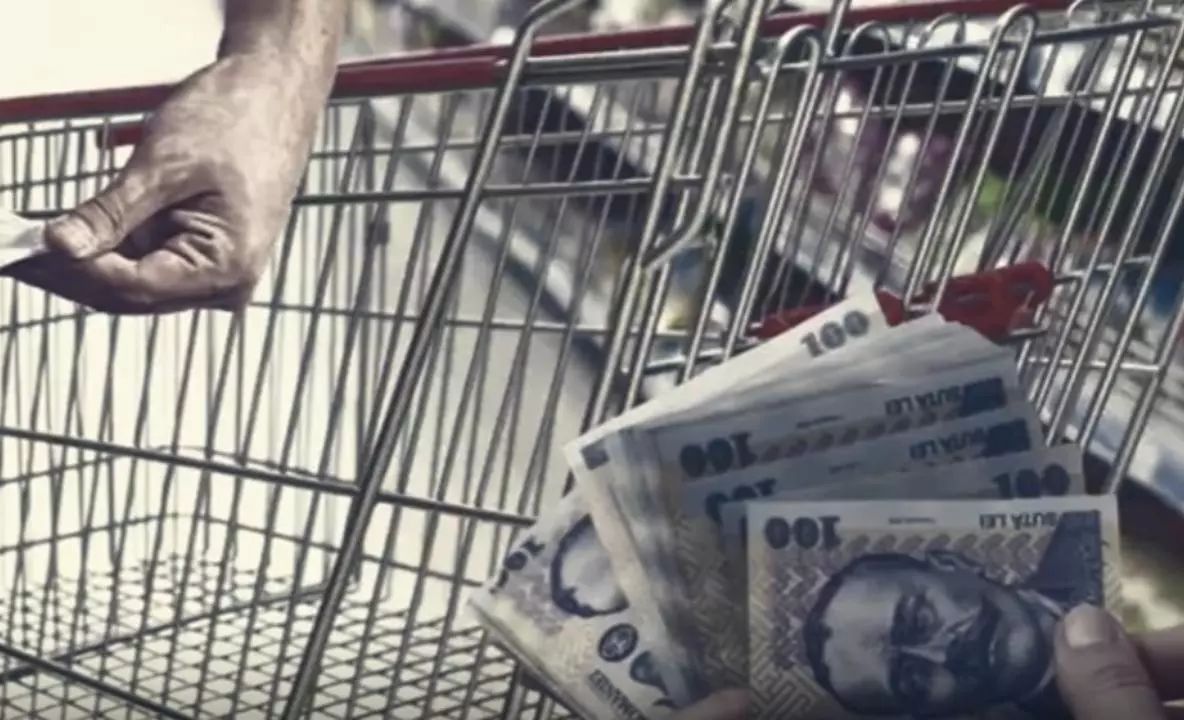 Taxele majorate se văd în prețuri: România rămâne lider la scumpiri în Europa