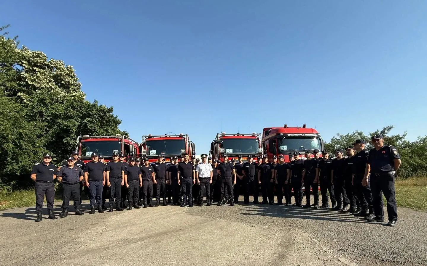 Pompieri români, trimiși în Franța să intervină pentru stingerea incendiilor de vegetație 