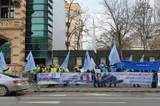 Sindicatele protestează la Ministerul Muncii. Cer creșterea salariului minim și deblocarea negocierilor colective