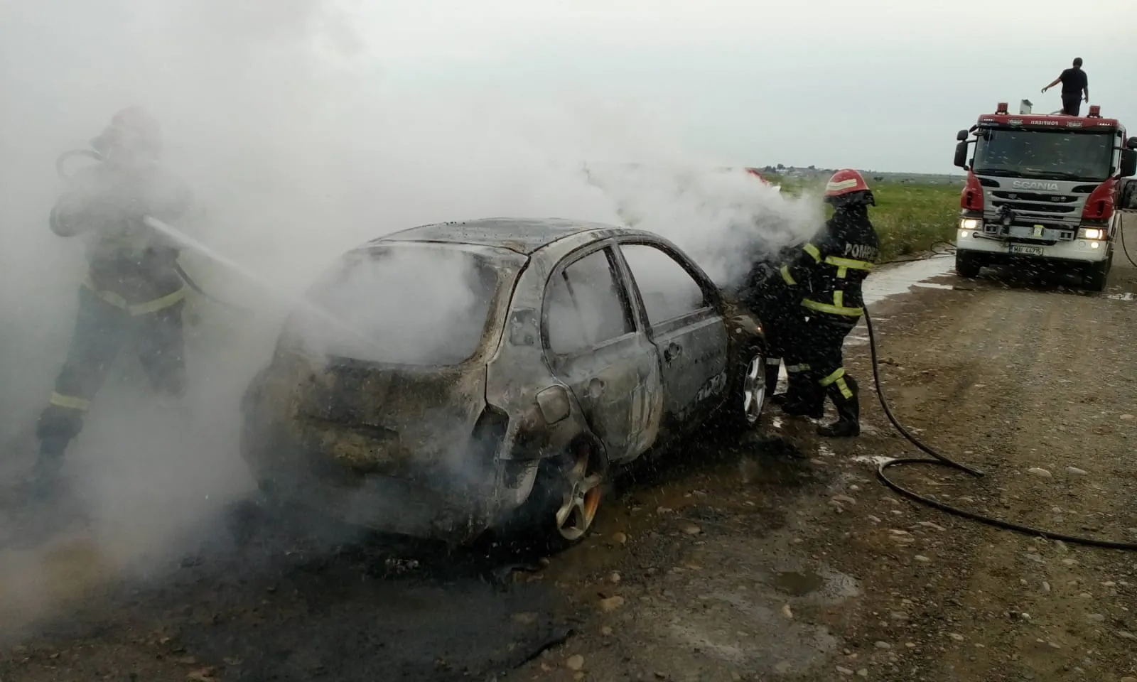 incendiu masina 8