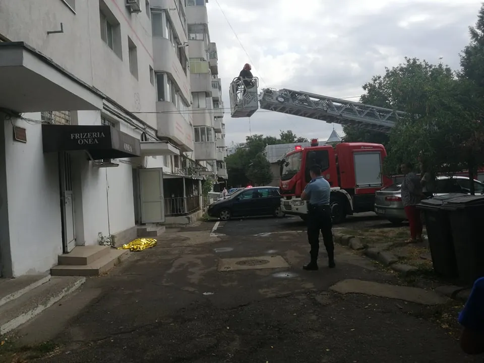 pompieri scara copil mort