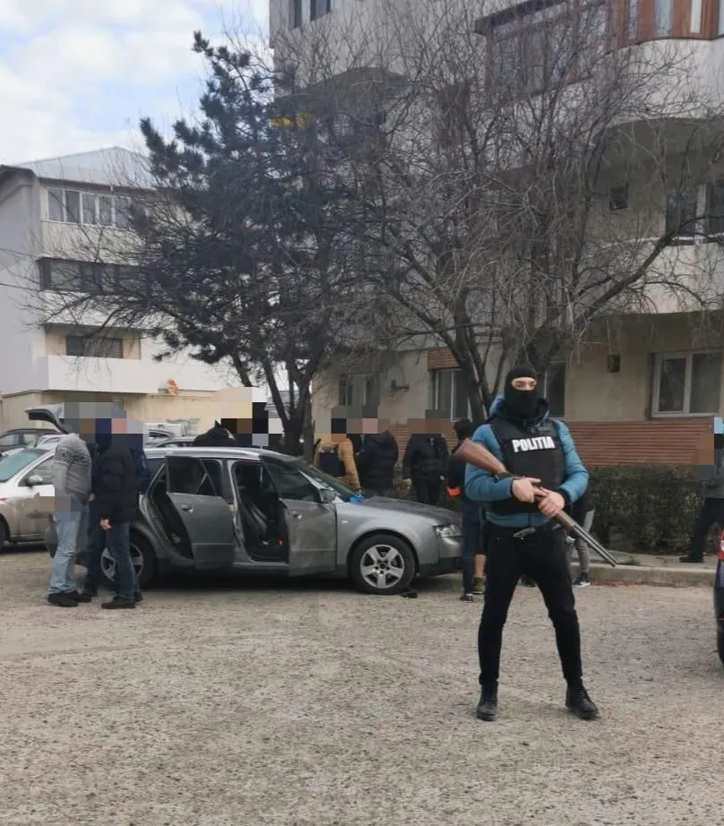 politisti-mascati