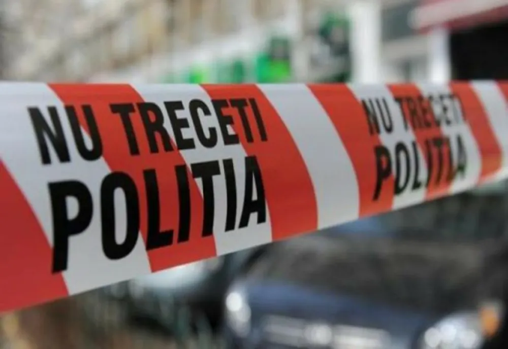 Un muncitor din Vrancea a murit după ce a căzut peste el o cutie cu panouri voltaice de 1.3 tone