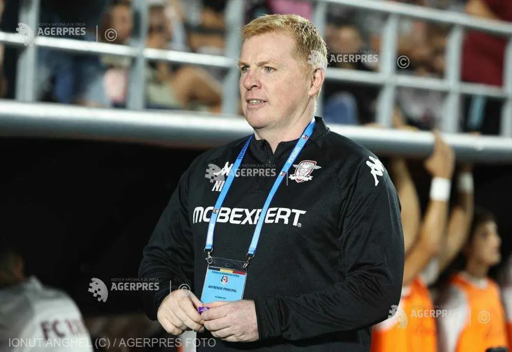 NEIL LENNON - NU MĂ GÂNDESC SĂ DEMISIONEZ, DE ABIA AM VENIT LA RAPID
