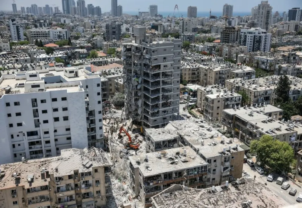 ATACURILE DINTRE ISRAEL ȘI IRAN CONTINUĂ, ÎN TIMP CE LIDERII CELOR DOUĂ ȚĂRI SE AMENINȚĂ CU NOI REPRESALII