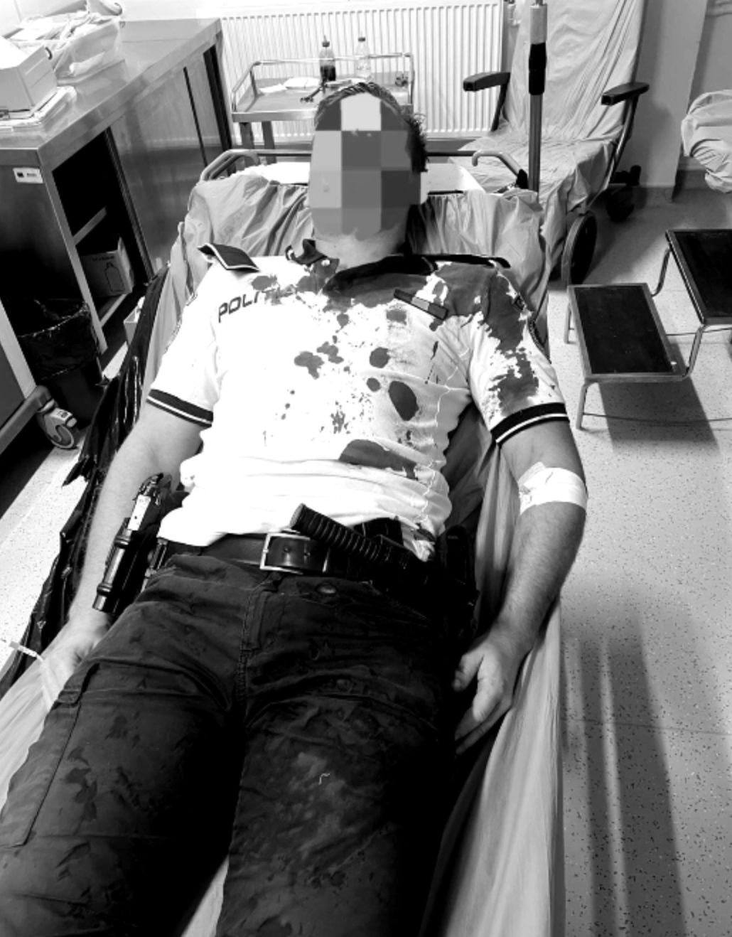 Un polițist a fost lovit cu piatra