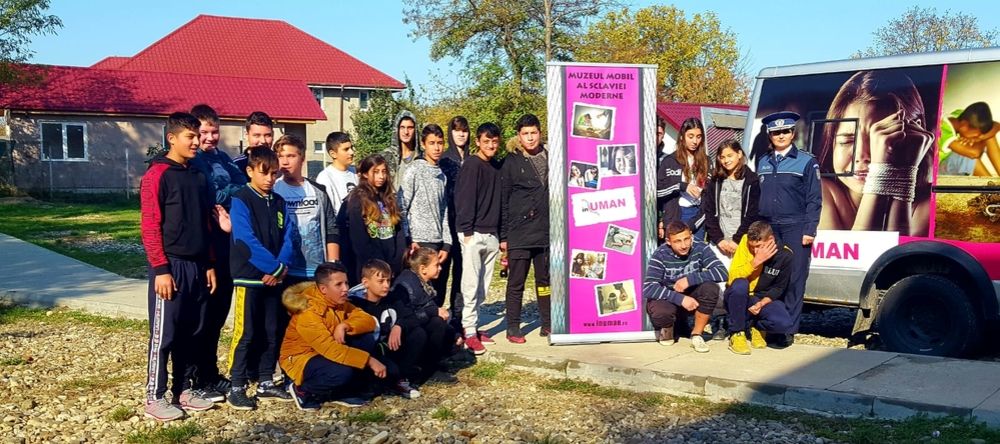 Muzeul Mobil al Sclaviei Moderne străbate comunele Vrancei