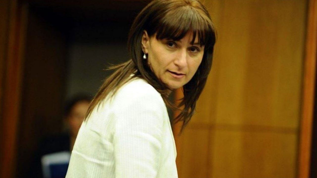 Sorina-Plăcintă-Fostul-ministru-al-Tineretului-și-Sportului-a-divorțat-și-se-judecă-acum-cu-primăria-pentru-o-mică-avere.-1280x720