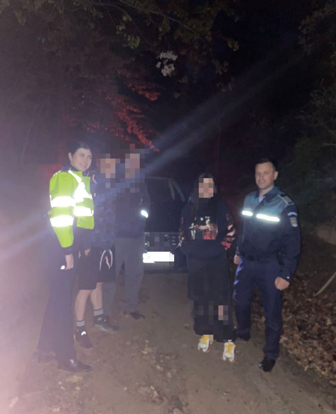 salvati-de-politisti-1068x1424