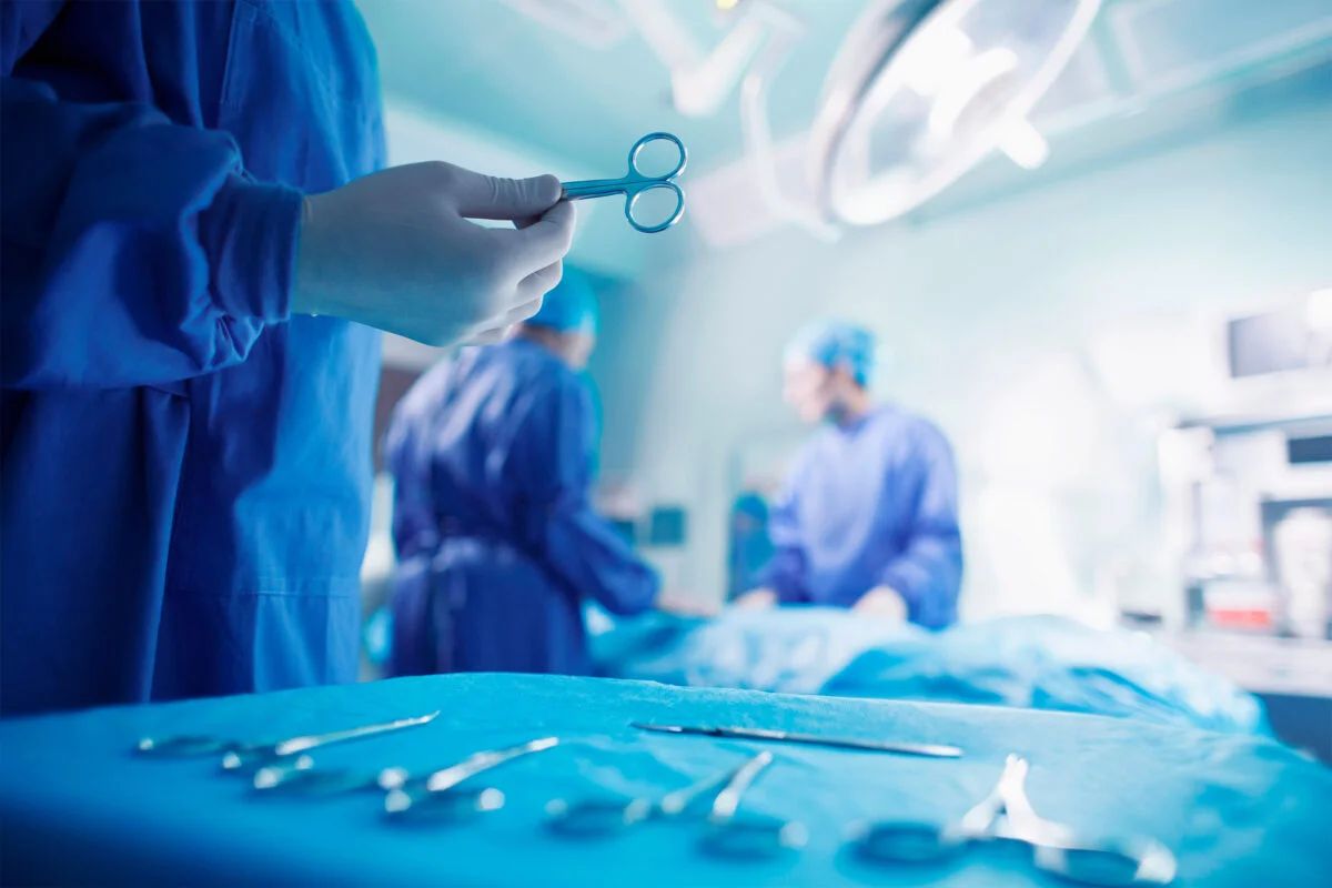 iStock-surgeons-1200x800
