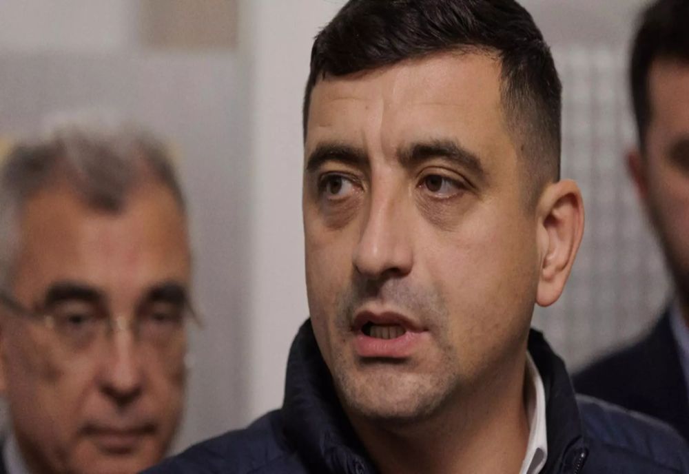 ALEGERI PARLAMENTARE 2024. GEORGE SIMION A VOTAT LA PRIMELE ORE ALE DIMINEȚII: VOCEA POPORULUI SE VA EXPRIMA ASTĂZI