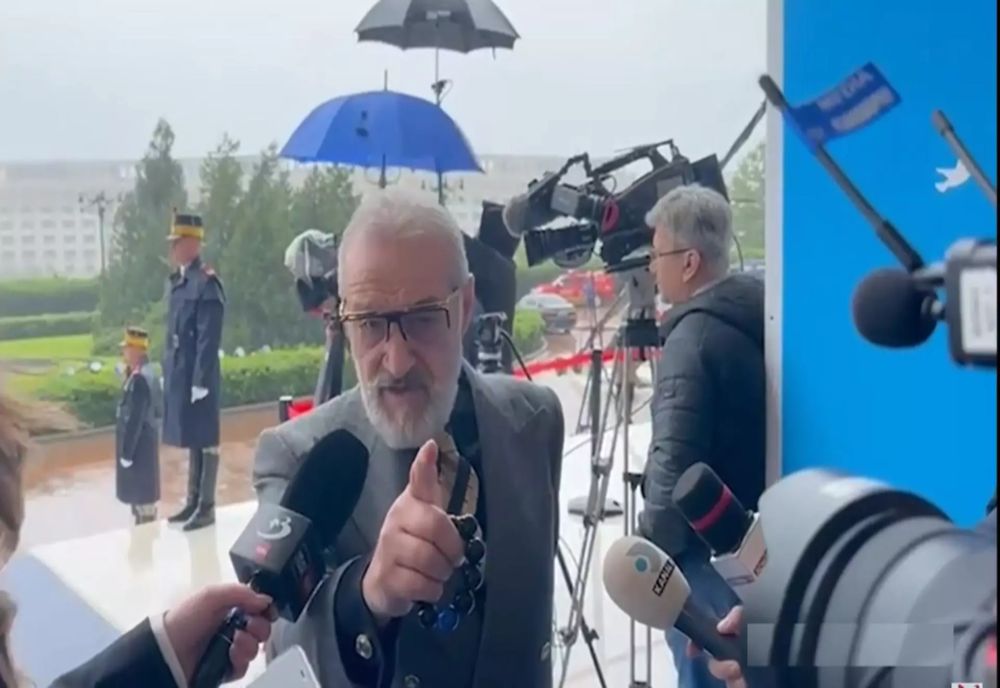 GEORGE BECALI, UN NOU ATAC JIGNITOR LA ADRESA JURNALIȘTILOR REALITATEA PLUS: ”NU ȚI-E RUȘINE! NU MAI FILMA!” - VIDEO